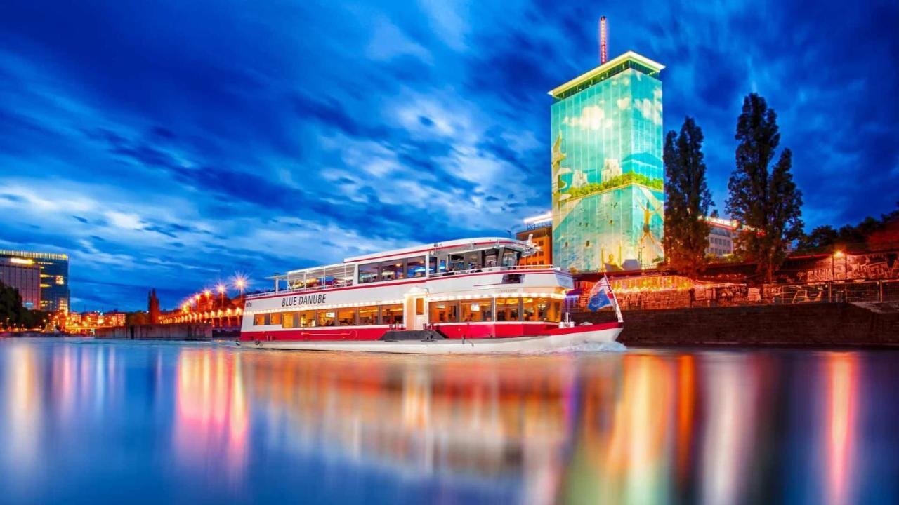Family Deluxe A Stone Throw From The City Centre And Danube Vienna Exterior photo