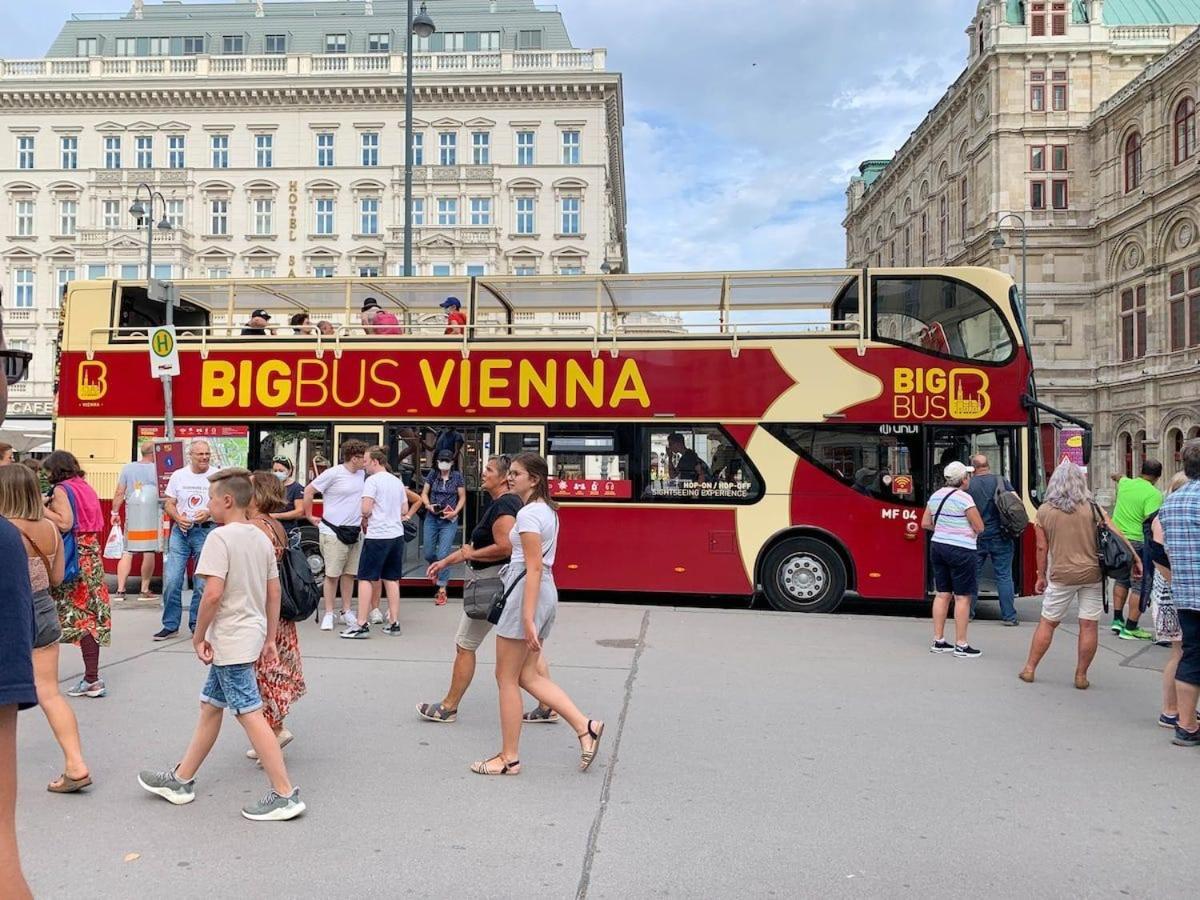 Family Deluxe A Stone Throw From The City Centre And Danube Vienna Exterior photo