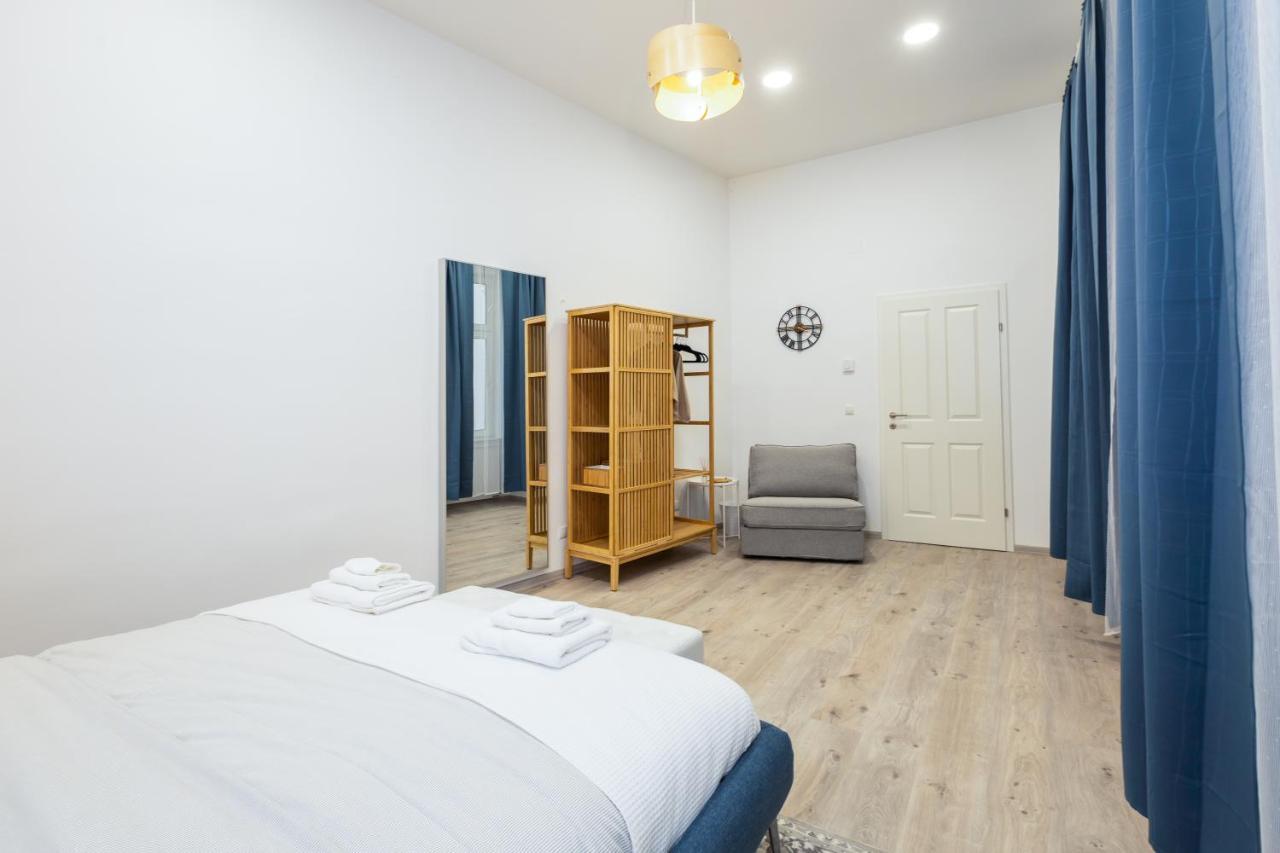 Family Deluxe A Stone Throw From The City Centre And Danube Vienna Exterior photo