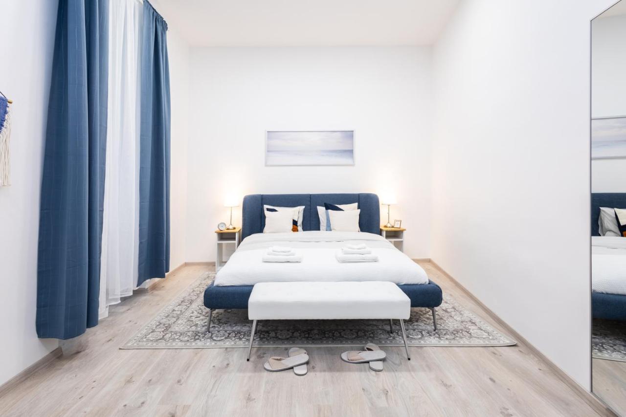 Family Deluxe A Stone Throw From The City Centre And Danube Vienna Exterior photo